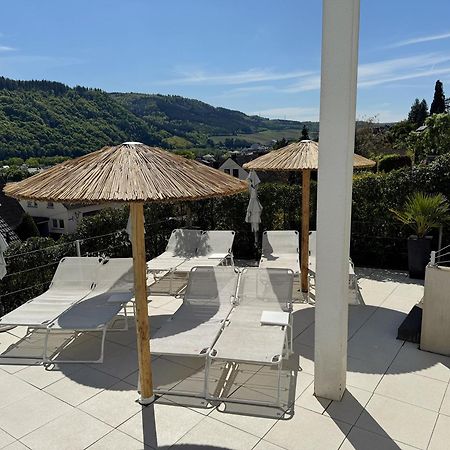 Weingut-Aparthotel Olinger メーリング エクステリア 写真