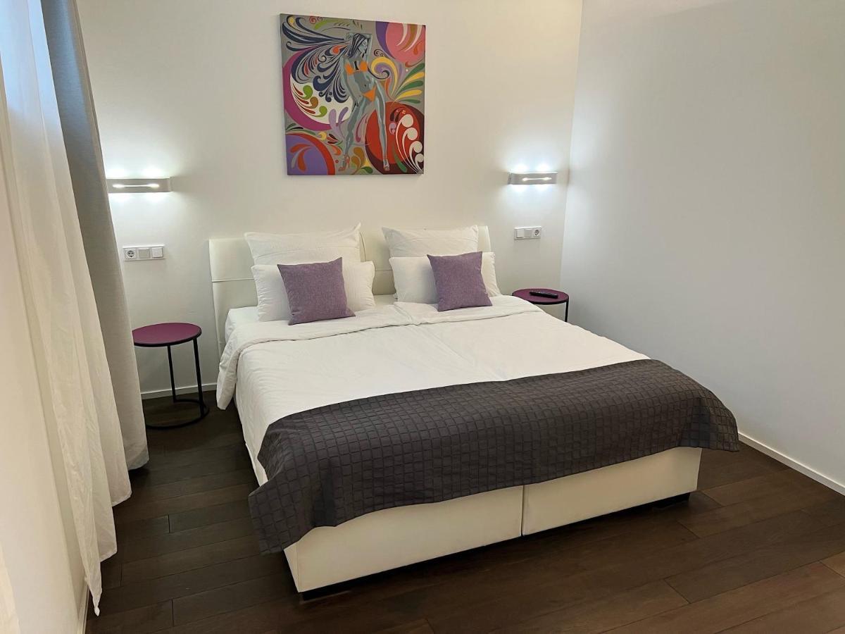 Weingut-Aparthotel Olinger メーリング エクステリア 写真