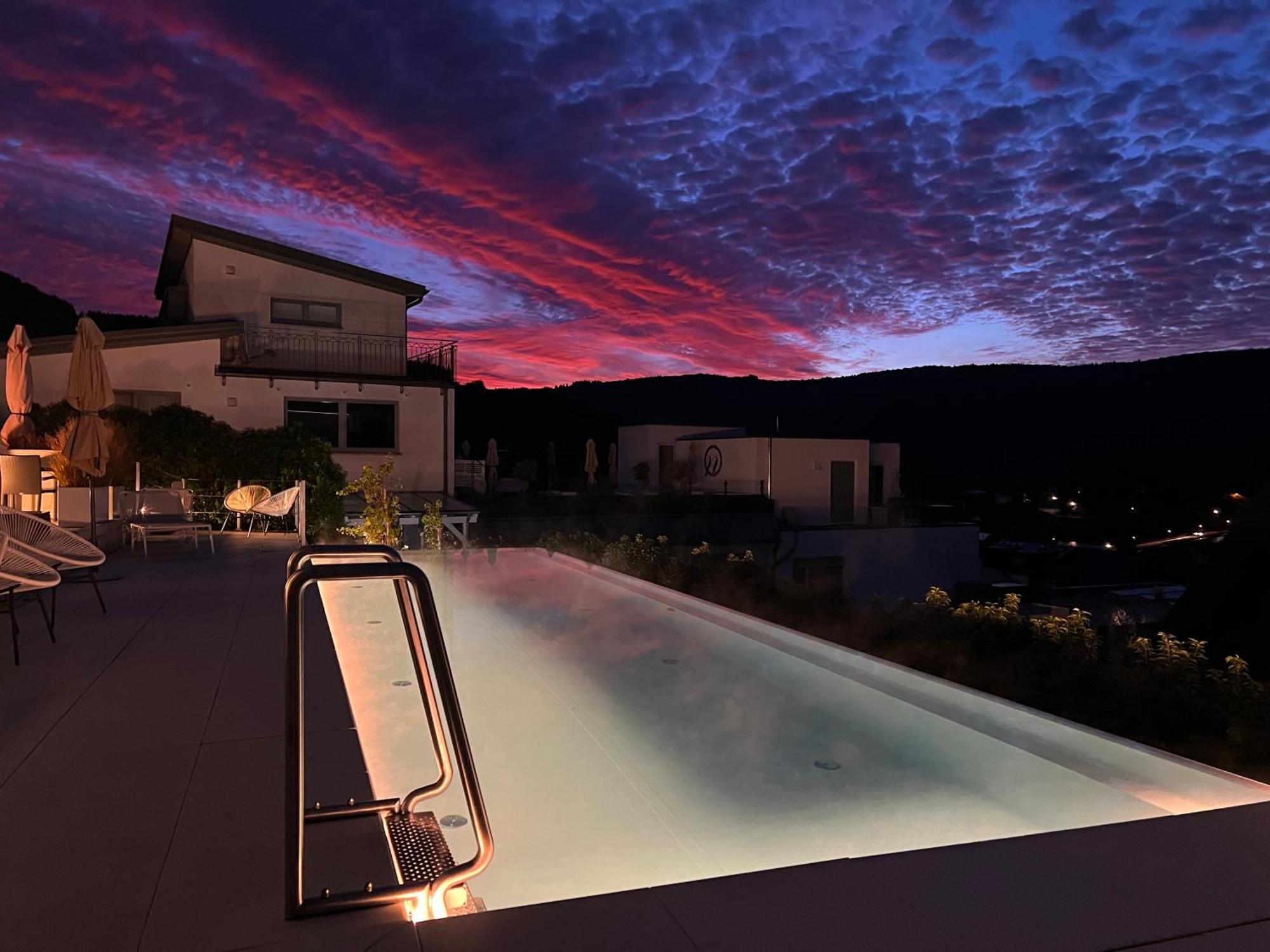 Weingut-Aparthotel Olinger メーリング エクステリア 写真