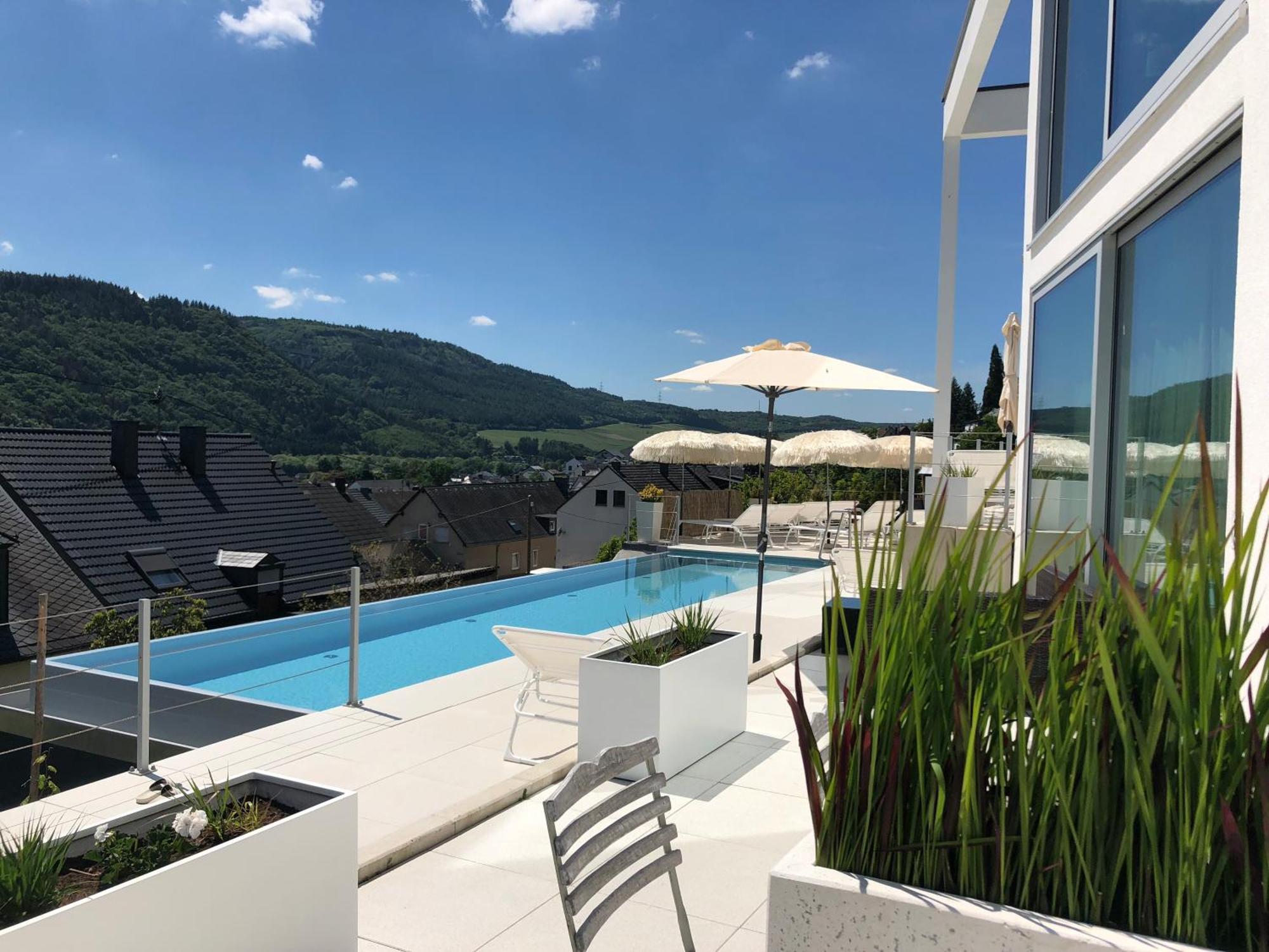 Weingut-Aparthotel Olinger メーリング エクステリア 写真