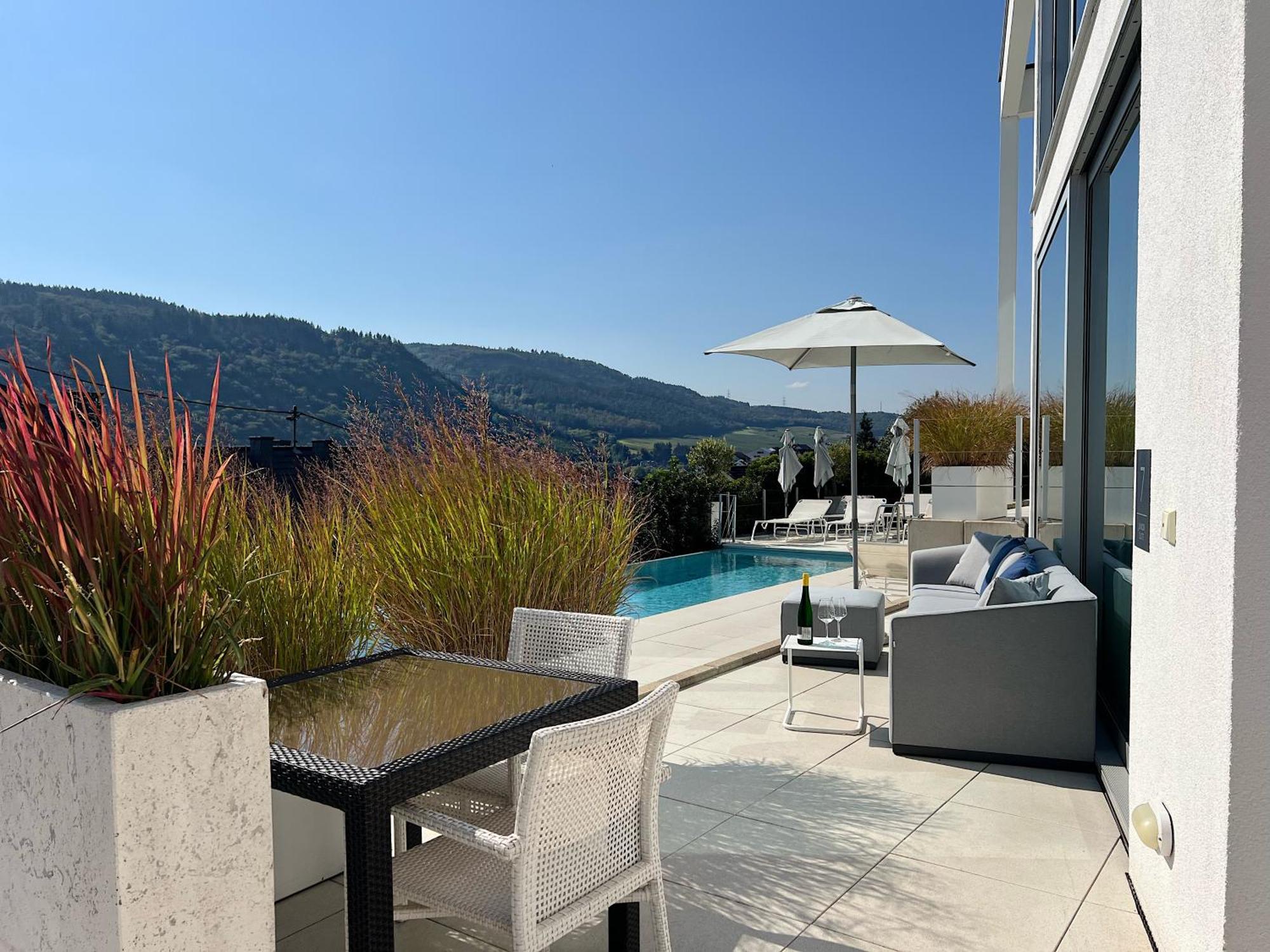 Weingut-Aparthotel Olinger メーリング エクステリア 写真