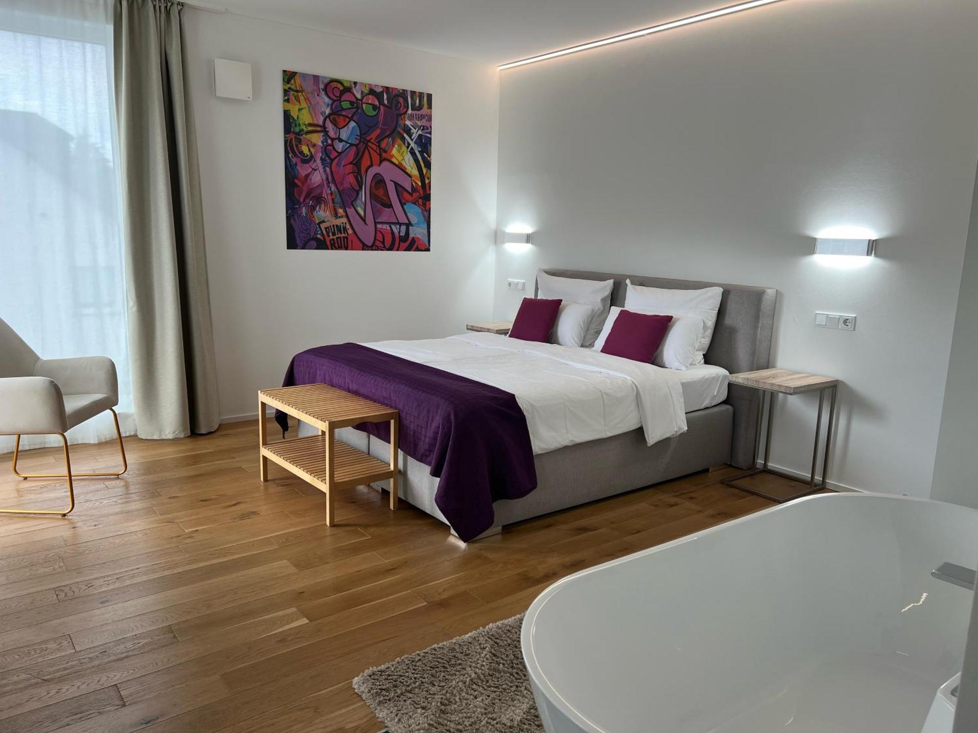 Weingut-Aparthotel Olinger メーリング エクステリア 写真