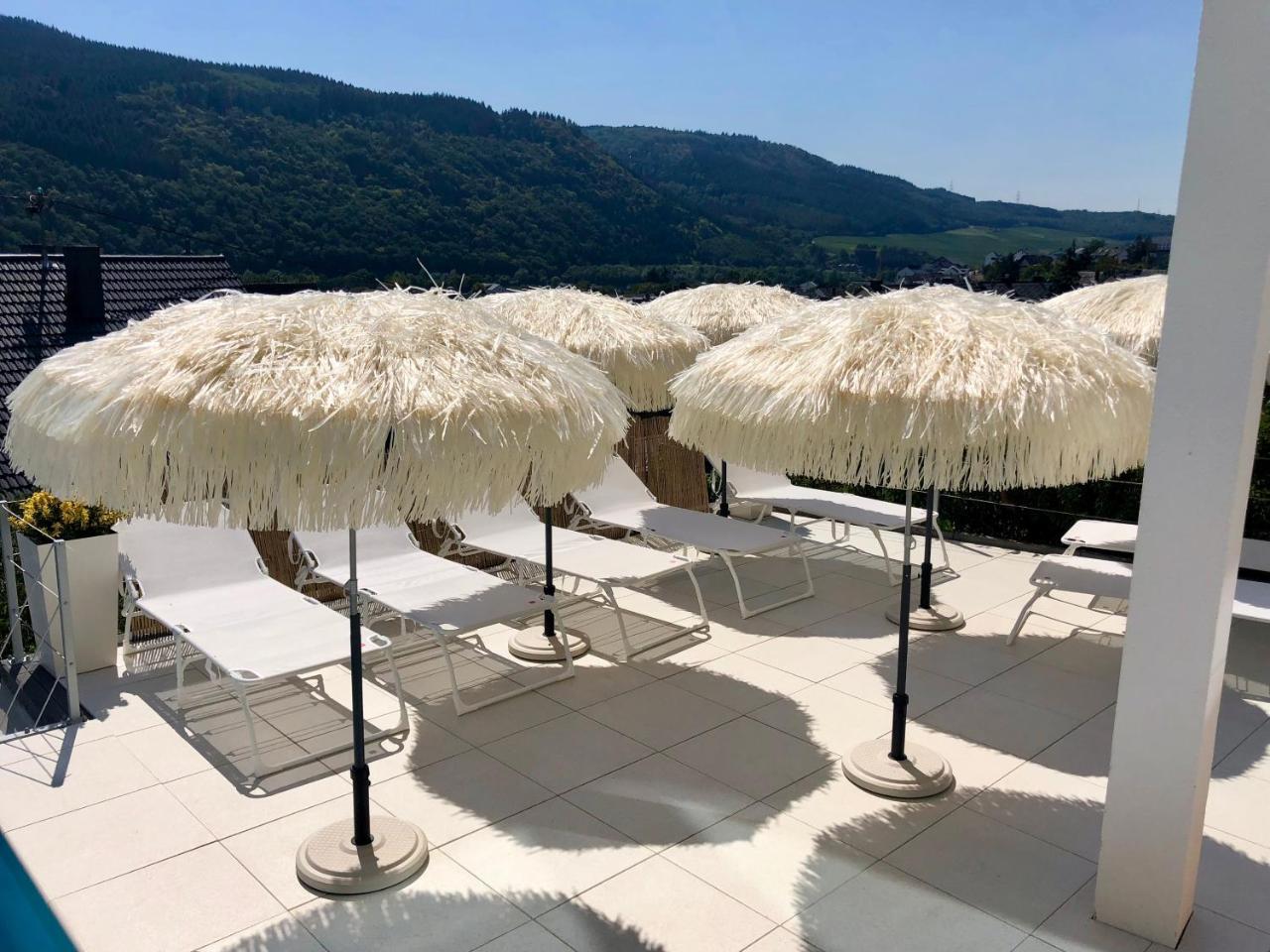 Weingut-Aparthotel Olinger メーリング エクステリア 写真