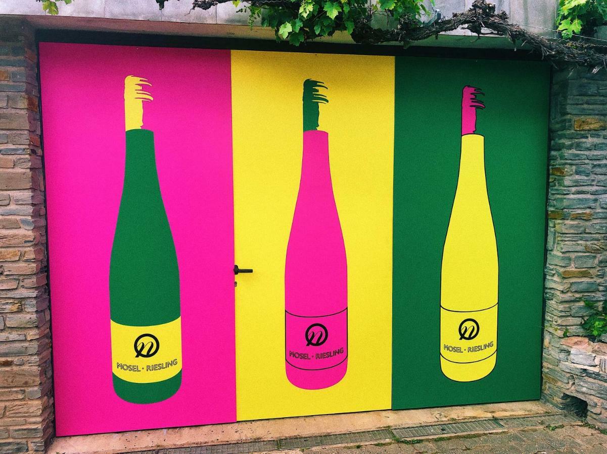 Weingut-Aparthotel Olinger メーリング エクステリア 写真